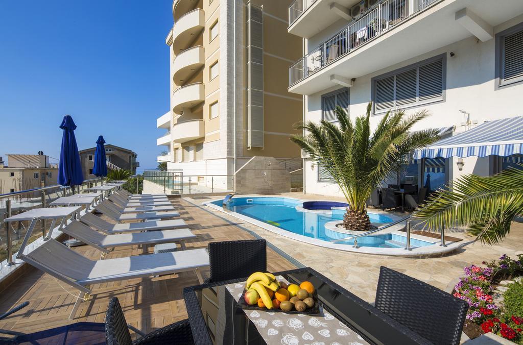 Montelux Apartments Budva Exterior foto
