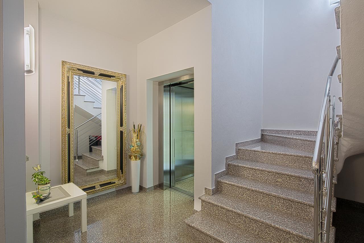 Montelux Apartments Budva Exterior foto