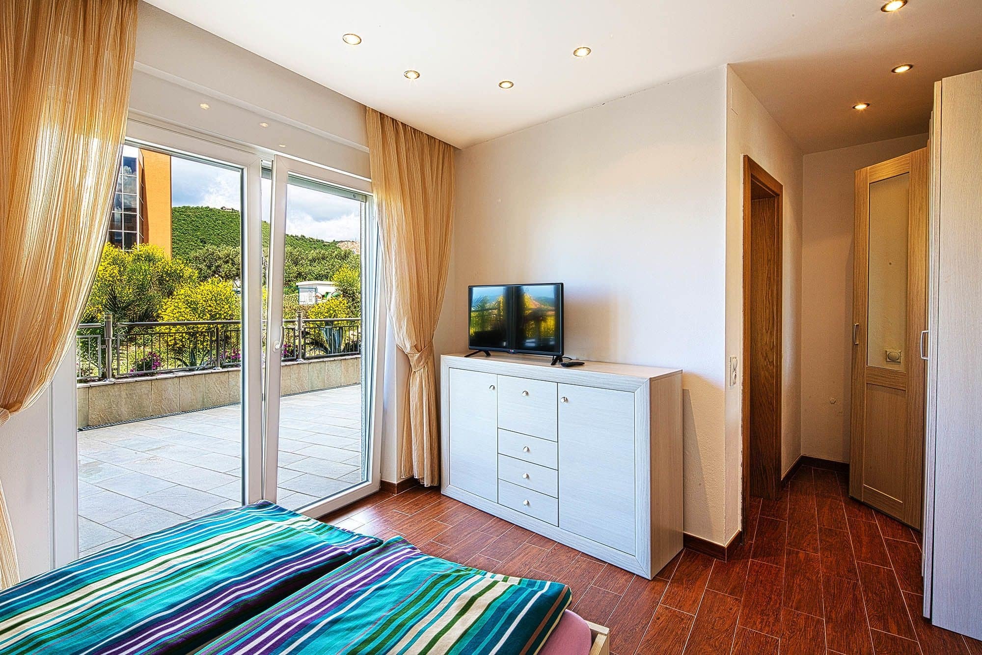 Montelux Apartments Budva Exterior foto